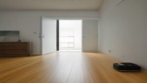 Robô aspirador Xiaomi S20 operando em uma sala moderna sendo controlado pelo smartphone